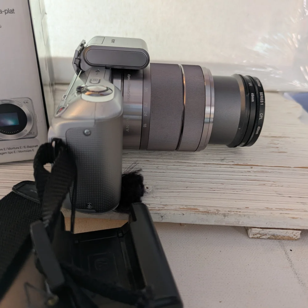Sony NEX-3 Silver Camera with 16mm Lens